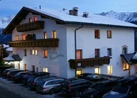 Hotel Garni Sonnenheim Fiss Bagian luar foto
