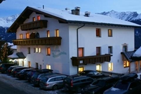 Hotel Garni Sonnenheim Fiss Bagian luar foto