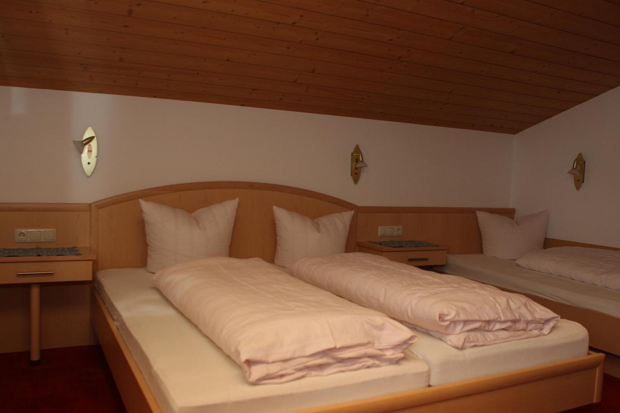Hotel Garni Sonnenheim Fiss Bagian luar foto