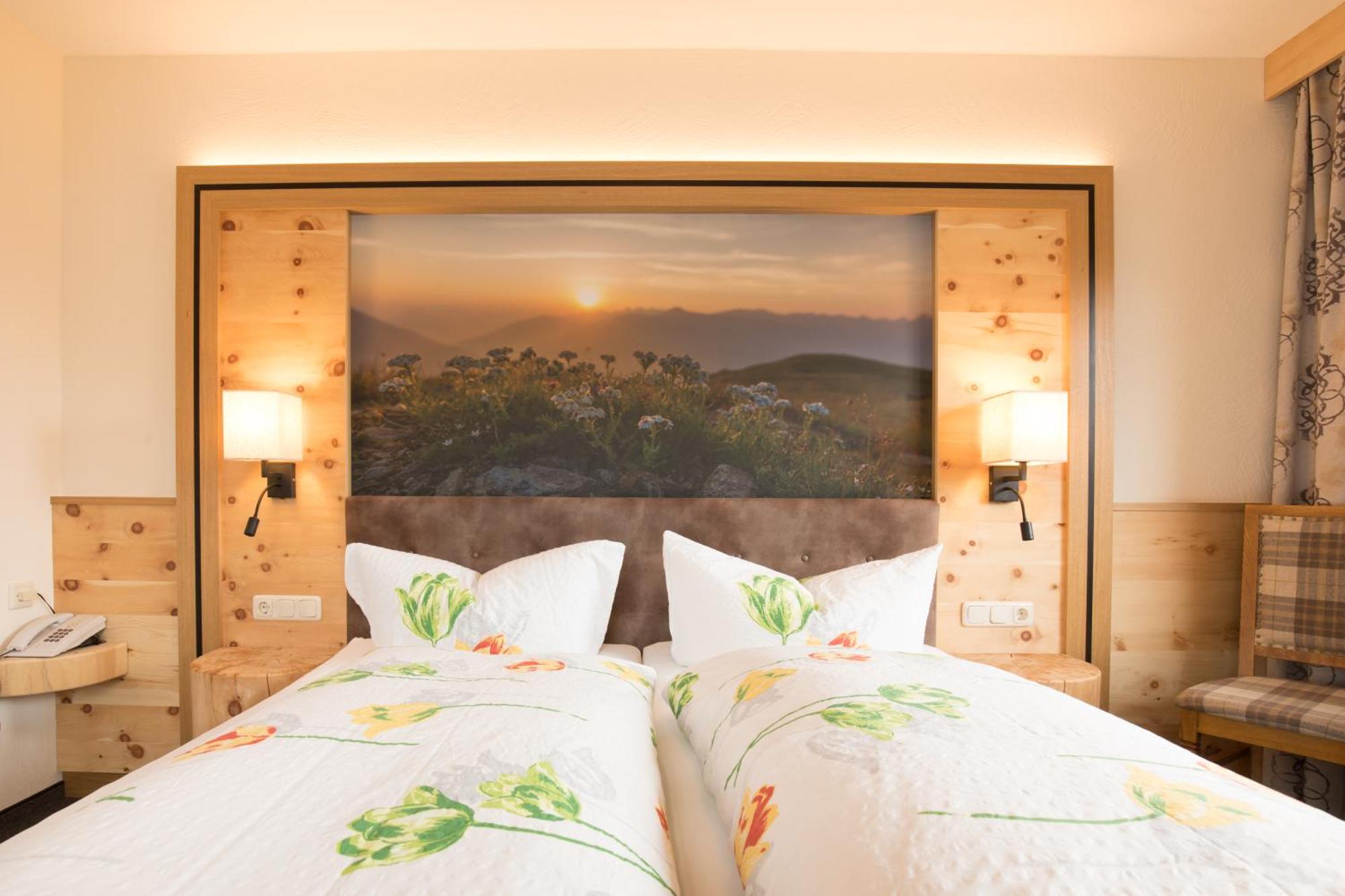 Hotel Garni Sonnenheim Fiss Bagian luar foto