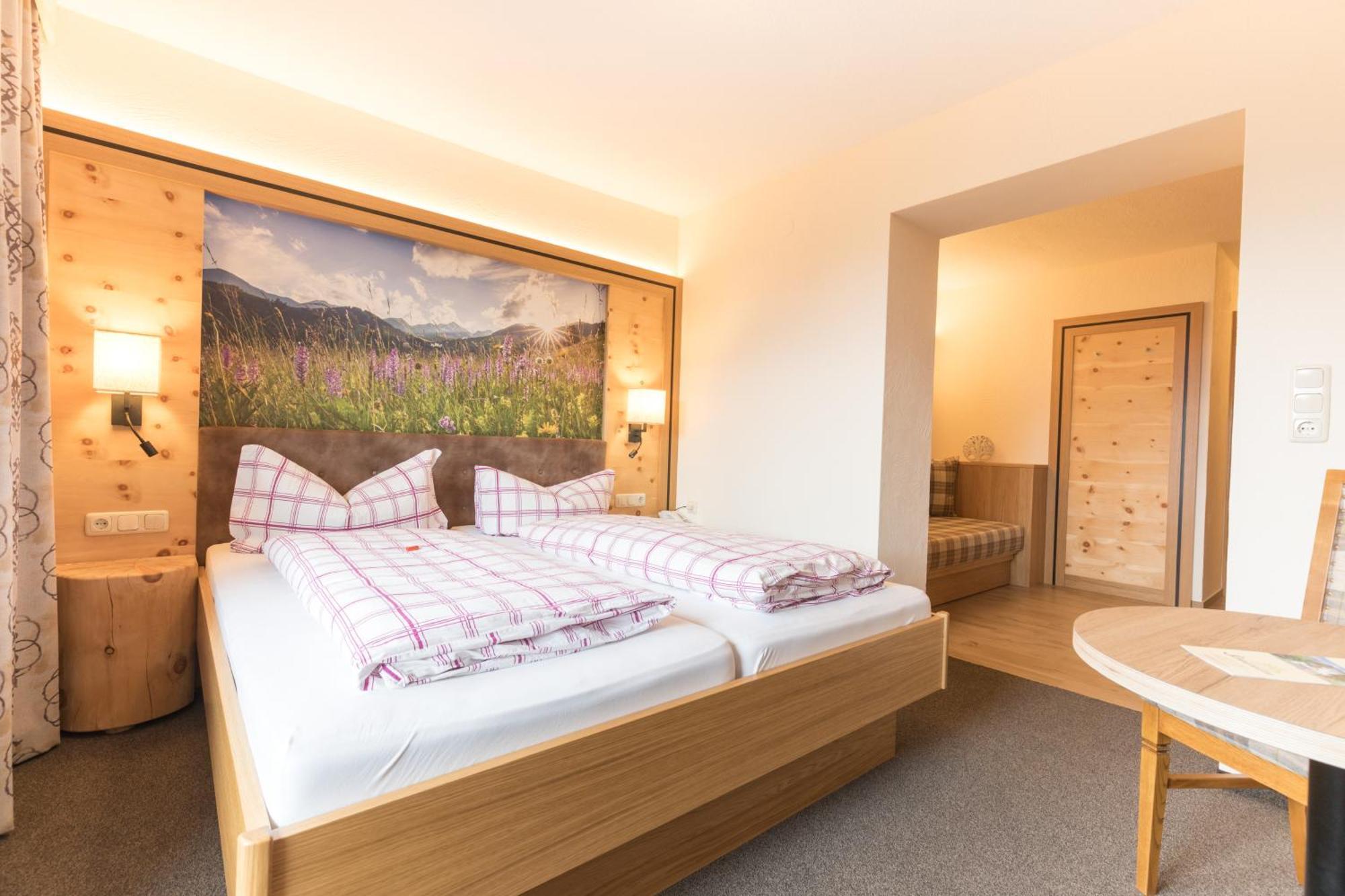 Hotel Garni Sonnenheim Fiss Bagian luar foto